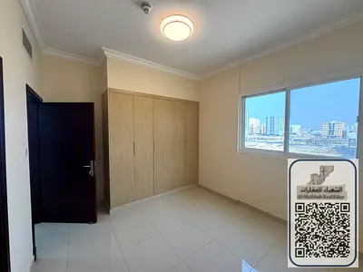 بسعر مميز شقه للإيجار بالجرف 3 غرف وصالة مع بلكونة وموقف.