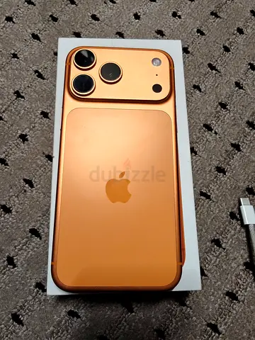 Iphone 17 pro max 256 gb used one month only little bit used full box