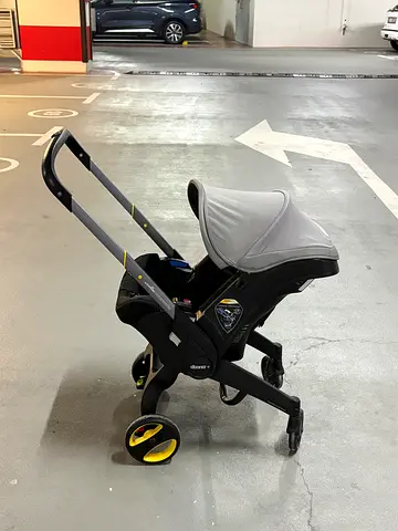 Doona Car Seat Travel Stroller + Isofix Base + Seat Protector + Cover for sale - excellent condition
