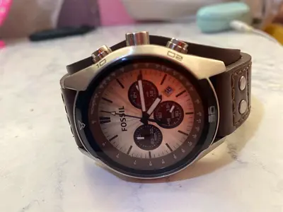 Fossil men's chronograph watch with brown leather strap - used