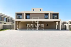 Elegant Lagoon Front Mansion | Large Plot
