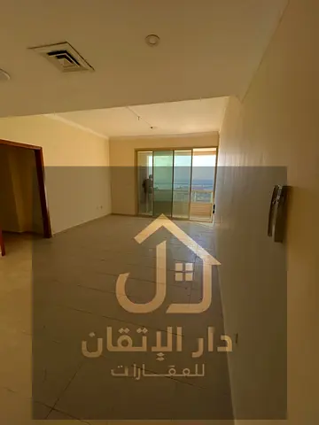 فرصة ذهبية للإيجار شقة غرفتين وصاله منطقه القليعة موقع جميل إطلالة رائعة