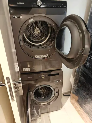 Samsung 9 kg washer and 9 kg dryer separate set new model slightly used with wifi system