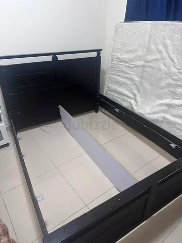 Queen size bed for sale.