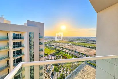 High Floor | Vacant | Large Studio | Modern Layout