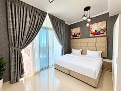 0% commission, marina luxury private room with balcony , weekly 3 days free cleaning