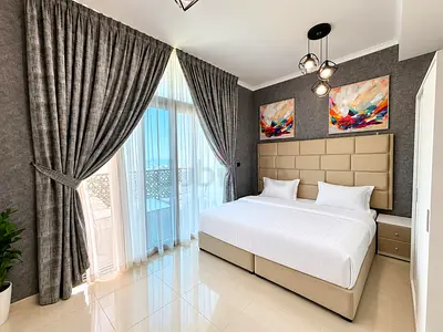 0% commission, marina luxury private room with balcony , weekly 3 days free cleaning
