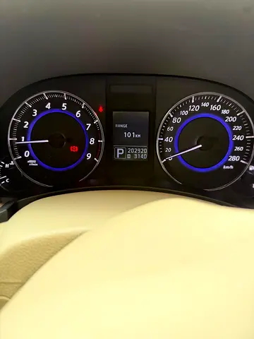 2016 Infiniti QX70 — фото 9