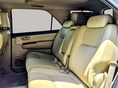 2014 Toyota FORTUNER — фото 10