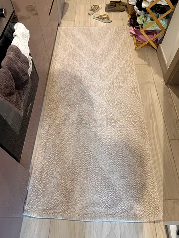 Light beige runner rug - gently used, 2.5m x 0.8m (approx)