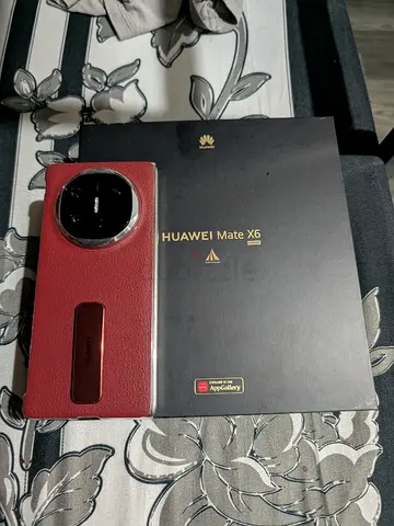 Brand New Unused Huawei Mate X6 512GB 12GB with original box and accesories.