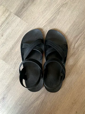 Black casual rubber sandals