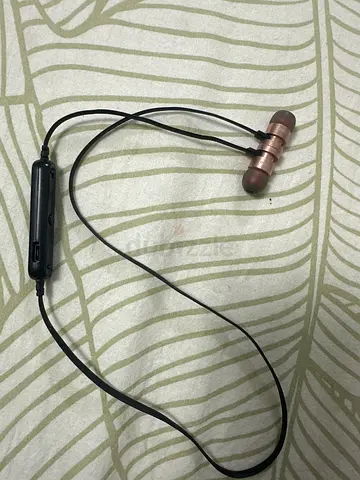 Magnetic Bluetooth Neckband Earphones - Lightly Used