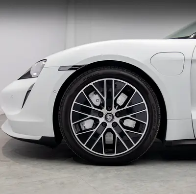 2020 Porsche TAYCAN — миниатюра 17