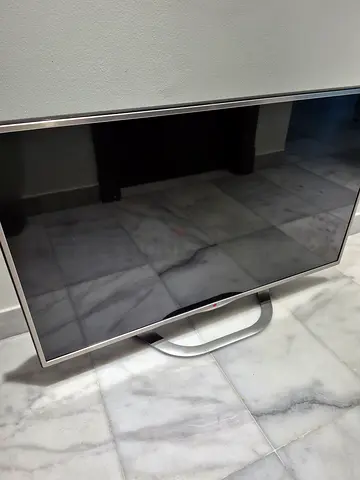 LG 42" Full HD TV Bundle (Perfect Condition) + Wall Mount & New Remote
