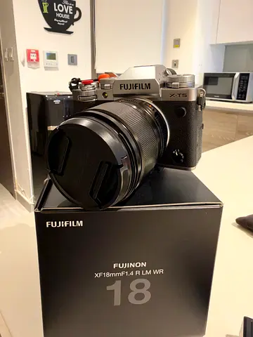 Fujifilm X-T5 mirrorless camera with 18mm F1.4 lens (excellent condition)