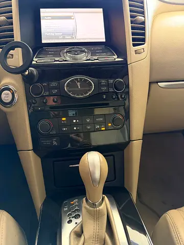 2016 Infiniti QX70 — фото 7