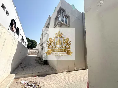 بناية للبيع في ميسلون | أرض 10,000 قدم | عائد 10.28% | دخل 617 ألف سنويًا