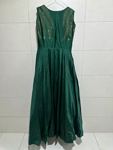 Elegant Emerald Green Sleeveless Evening/wedding Gown