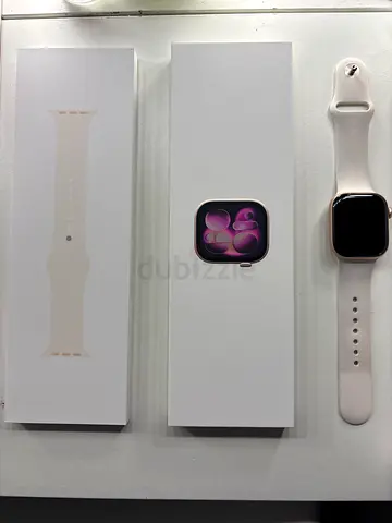 Apple Watch Series 11 Rose Gold 42mm with strap
