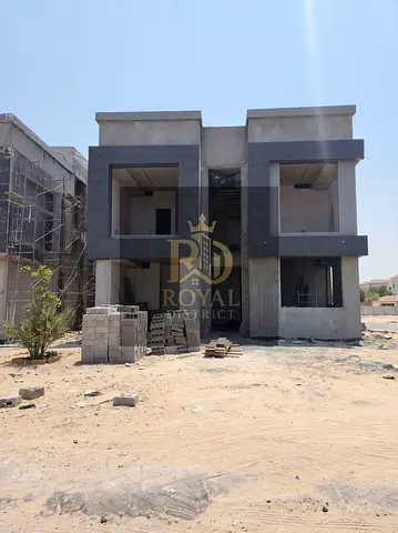 بأقل من سعر السوق | جاهزة للانتقال بعد شهرين | فيلا 5 غرف + غرفة خادمة + مصعد | خصم 500,000 في حال شرائها على وضعها الحالي | تصميم عصري | موقع مميز