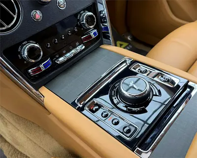 2022 ROLLS-ROYCE CULLINAN — миниатюра 19