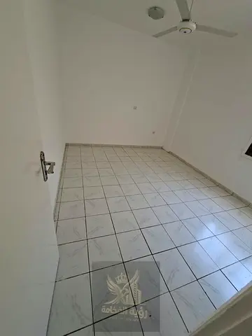Spacious Hallway Balcony 2 Bathrooms Prime Location No AC Family Friendly