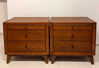 Night stands / bedside tables