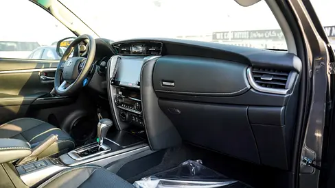 2026 Toyota FORTUNER 缩略图 9