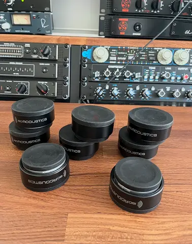 IsoAcoustics ISO-Puck (4-Pack) - Isolation Puck for Studio Monitors and Amps (61 x 30 mm)