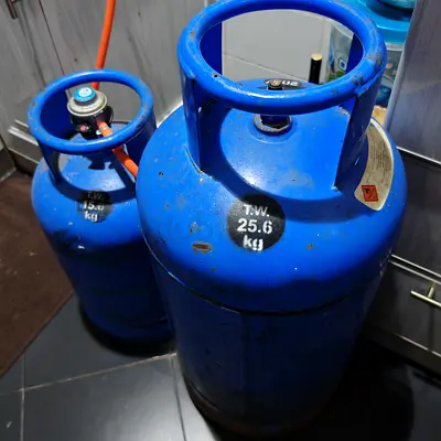 Gas CYLINDERS LPG - 25.6 kg and 15.8 kg