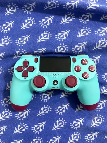PS4 Controller Berry Blue