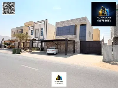 Villa for rent on a main street, featuring a setback area in front, two large courtyards, a maid's room, and a laundry room.