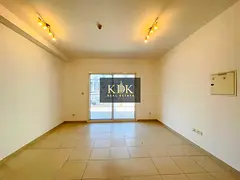 Modern Studio | Oxford Building | Pool Access | Balcony