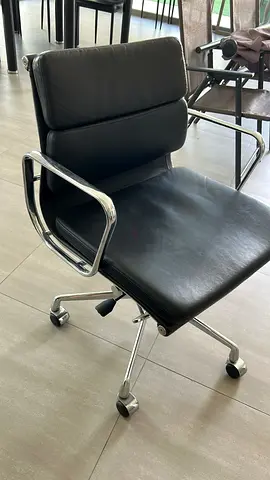 Black leather swivel office chair with chrome frame (used)