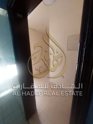 استوديو بالبوطينة، مطبخ منفصل، بلكونة، تكييف سبليت، غاز مركزي، باركن، قريب من الخدمات.