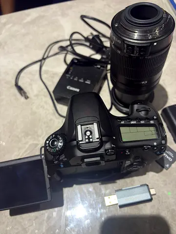 Canon DSLR with EF-S 18-135mm Lens + Charger and USB Card Reader
