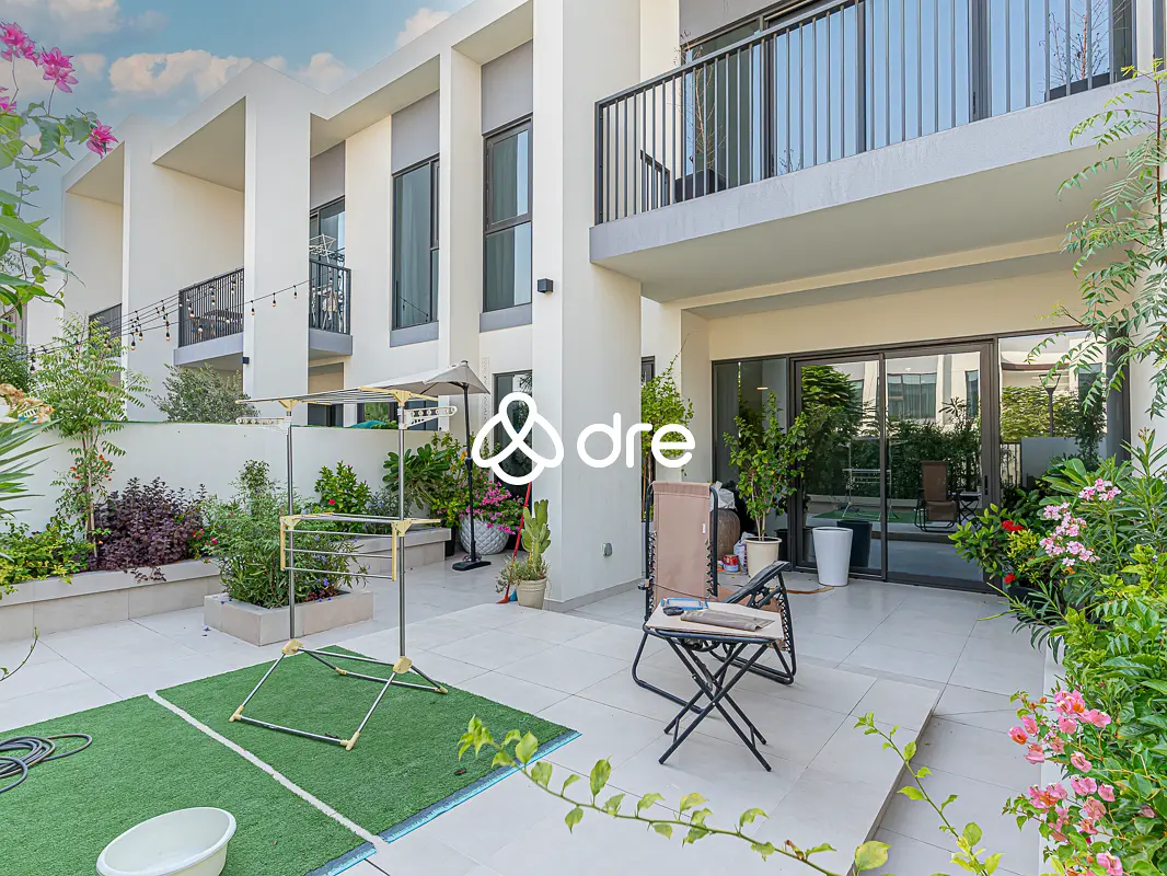 Single Row | Vacant | Landscaped Garden