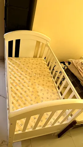 White Wooden Baby Crib with Mattress — Good Condition