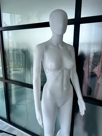 Full‑body Female Display Mannequin - White