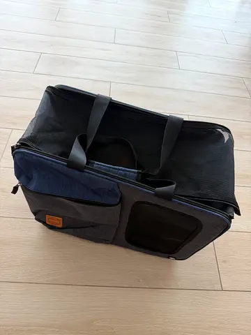 Portable soft-sided pet carrier bag - good condition