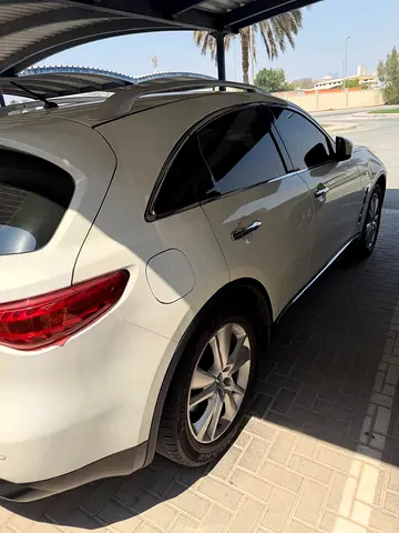 2016 Infiniti QX70 — фото 6