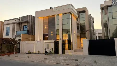 Two-story villa with a roof and swimming pool for sale directly from the owner; freehold ownership available to all nationalities. The price includes