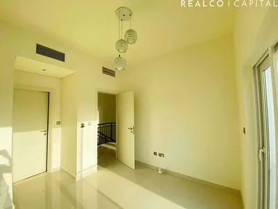 BRIGHT 3 BEDROOM WITH MAIDS | SINGLE ROW | R2M14