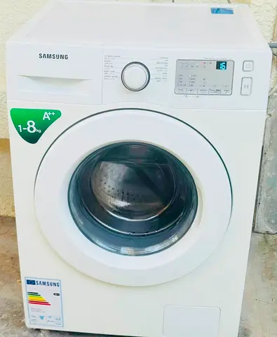QUICK SALE OFFER: Samsung 8kg inverter Washing Machine Free Delivery -