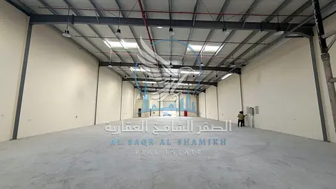 مستودع للإيجار في الصجعة الجليل – 9,000 قدم – 450 ألف