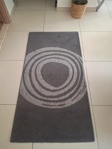 Carpet rug gray