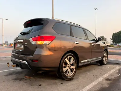 2015 Nissan Pathfinder SE GCC Specs