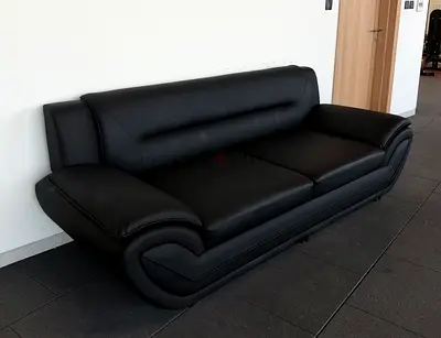 Black Leather 3-Seater Sofa – Good Condition