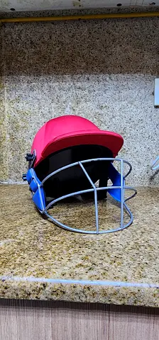 Cricket helmet dsc - used - average .